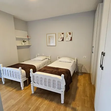 Sky Dwelling טיראנה